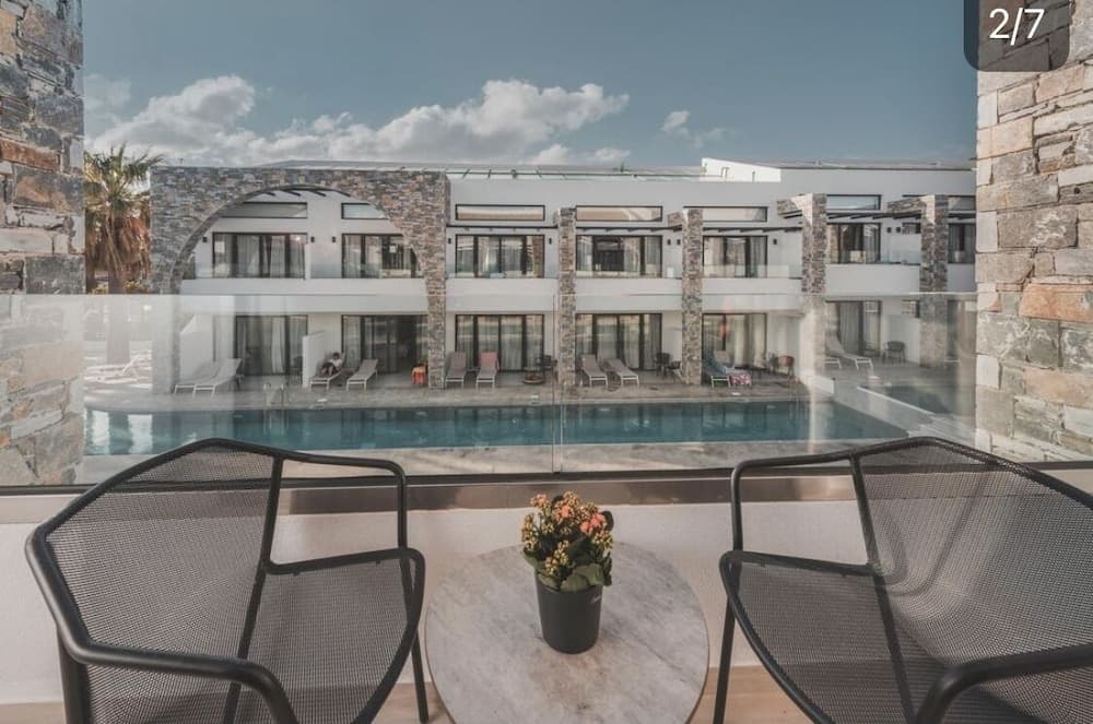 Cavo Doro Hotel