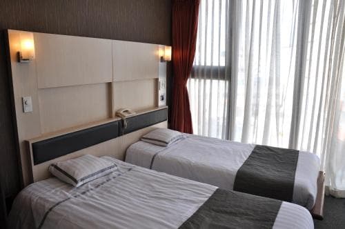 Hotel West