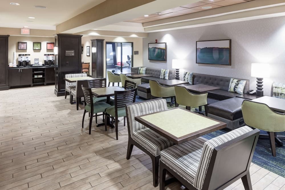 Hampton Inn & Suites Gainesville-Downtown
