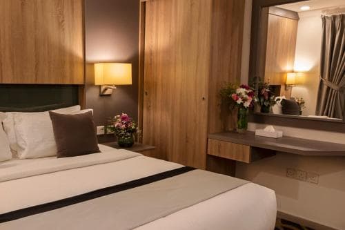 Laten Suites