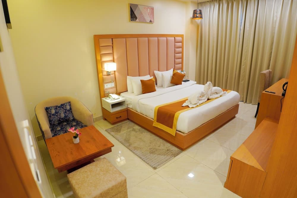 Hotel Cheer Royale