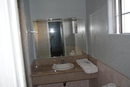 Top Hat Motel