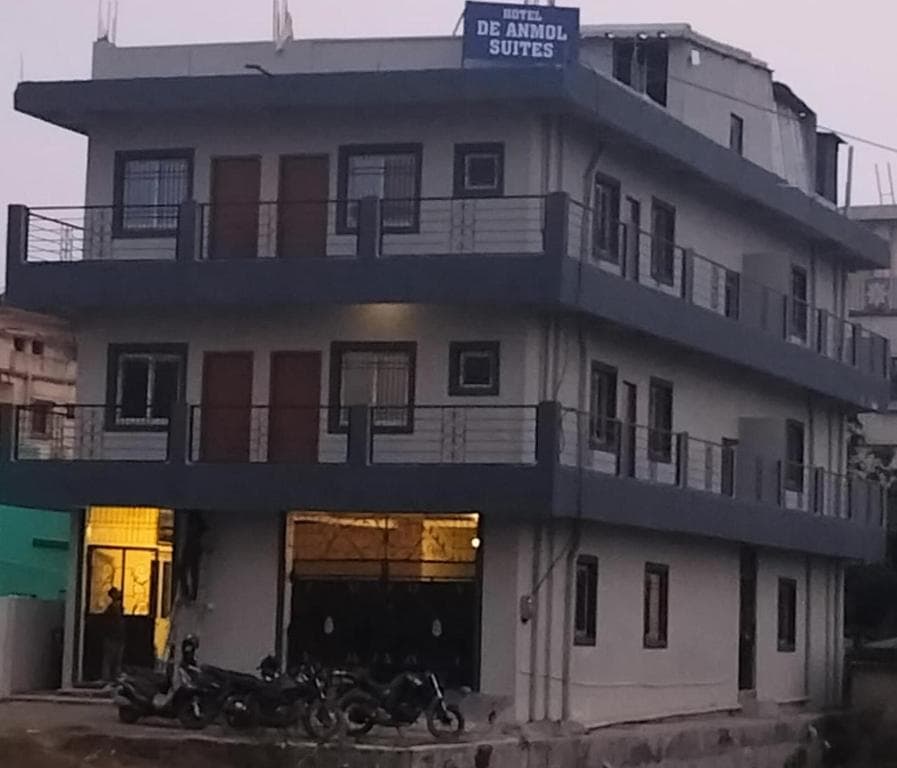 De Anmol Suites
