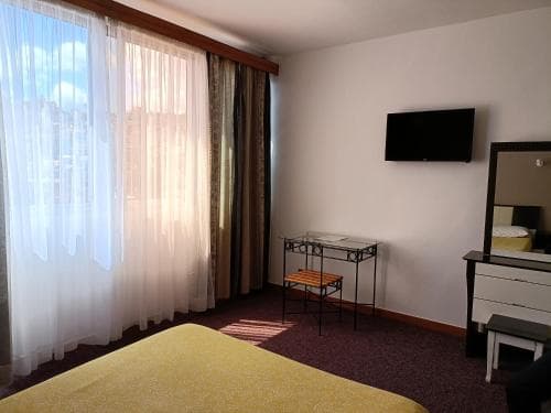 Aina Hotel