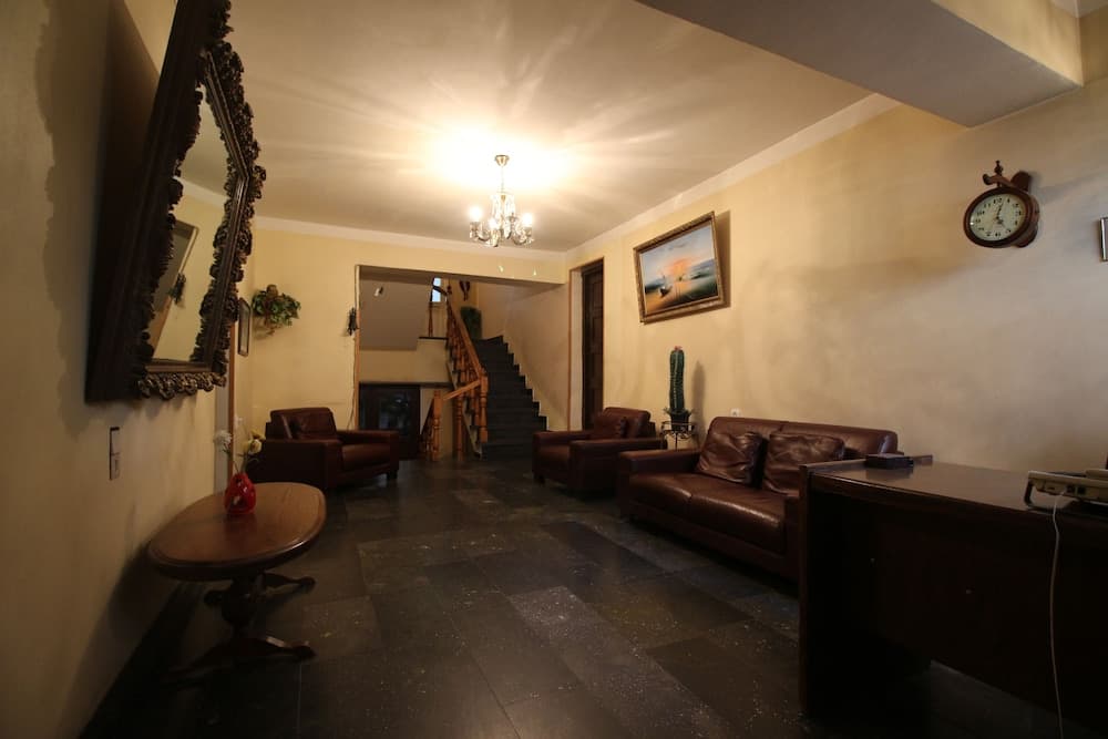Hotel Bu