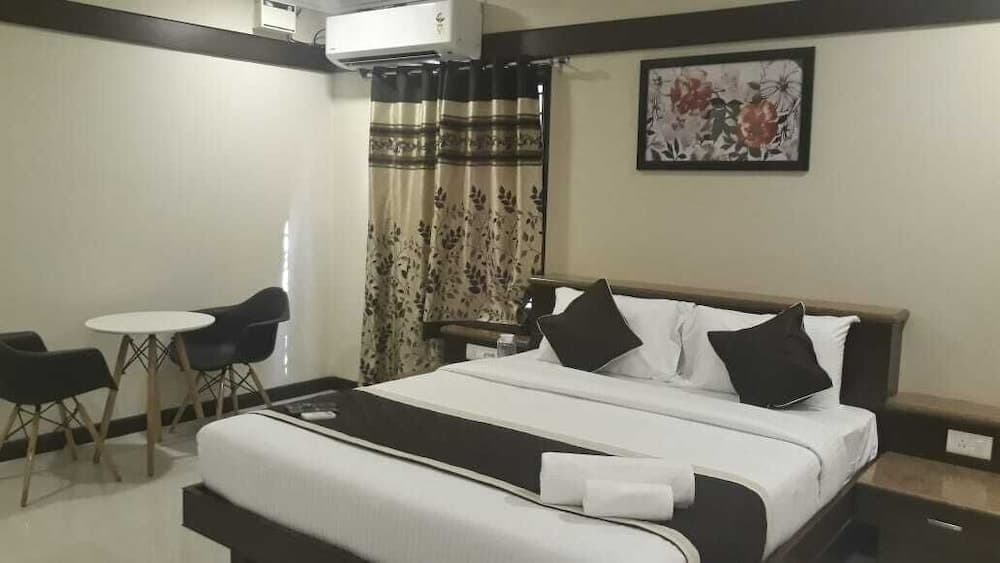 Green Valley Suites