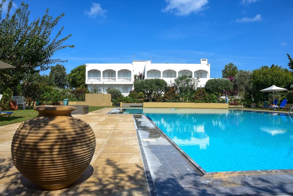 Mantenia Hotel