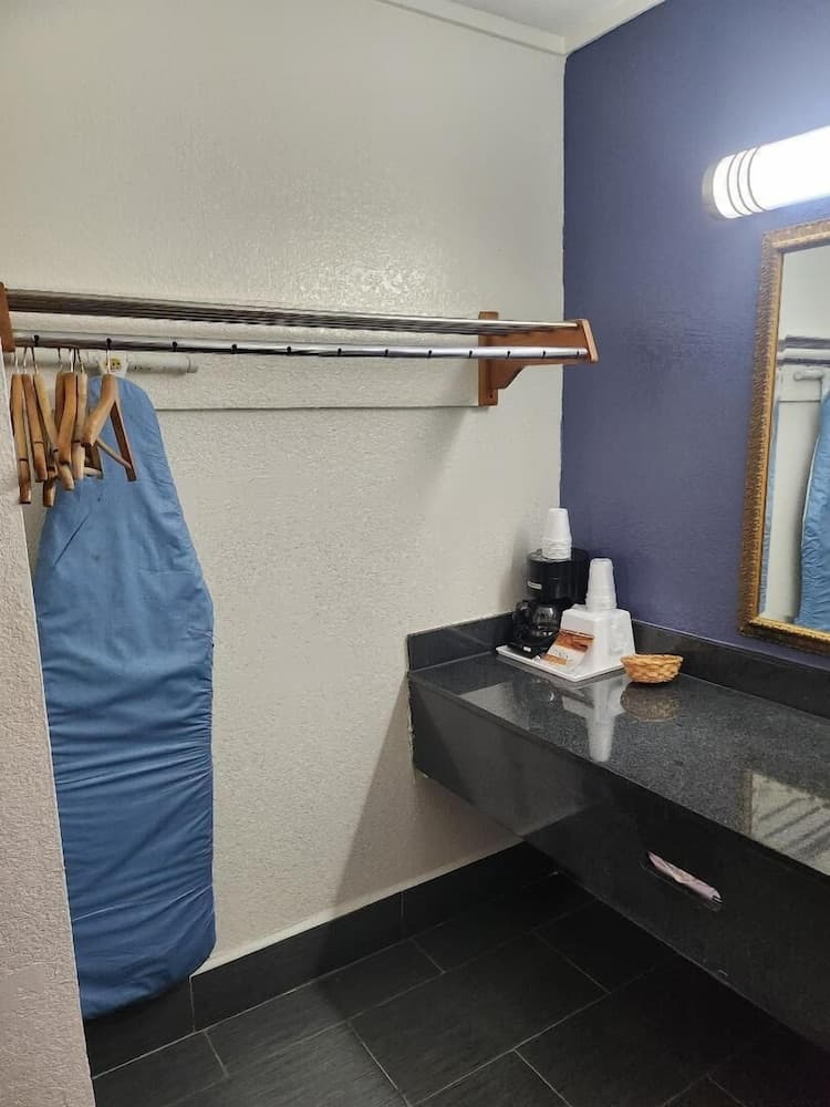 Americas Best Value Inn Forest