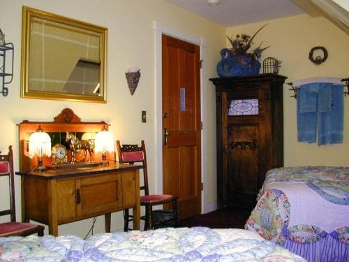 Robin's Nest Bed & Breakfast