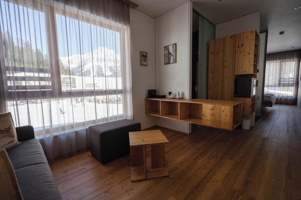 Tirol Lodge