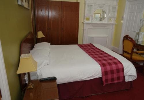 Wimblehurst Hotel