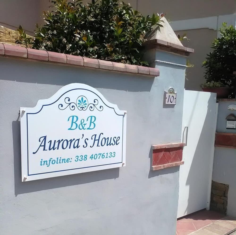 Aurora's House