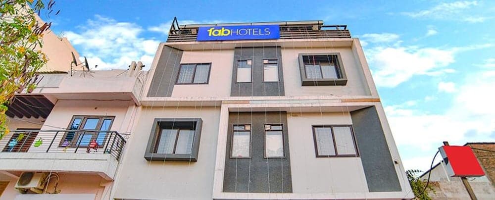 FabHotel 44 The M'Bience