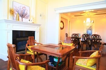 Charming & Cozy Inn