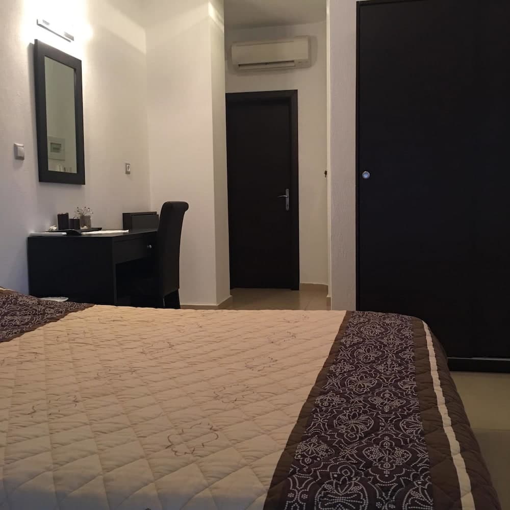 Vicky Rooms