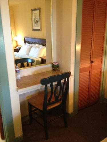 Vineyard Inn Hotel