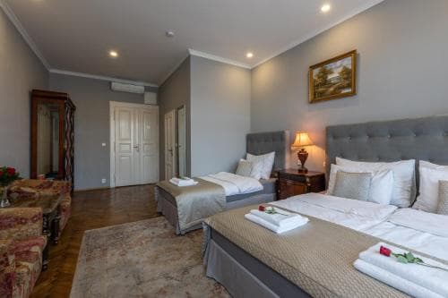 Slabur Residence