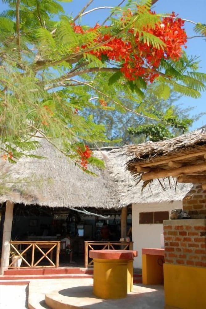 Pakachi Beach Resort & Hotel