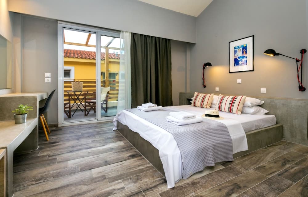 Zoe Hotel