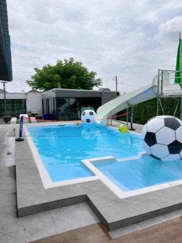 373 pool villa