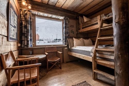 Basecamp Hotel