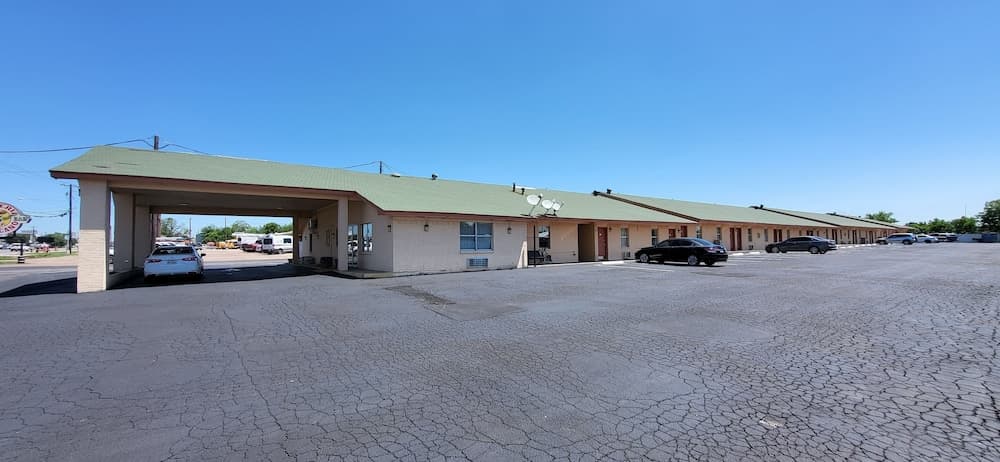 American Inn Cleburne