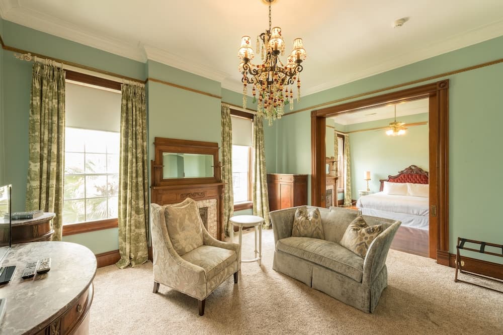 The Olivia Mansion