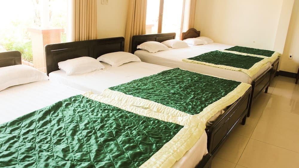 Eagles Beach Resort