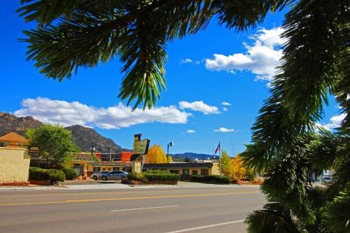 Topaz Lodge
