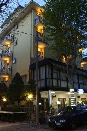 Hotel Busignani