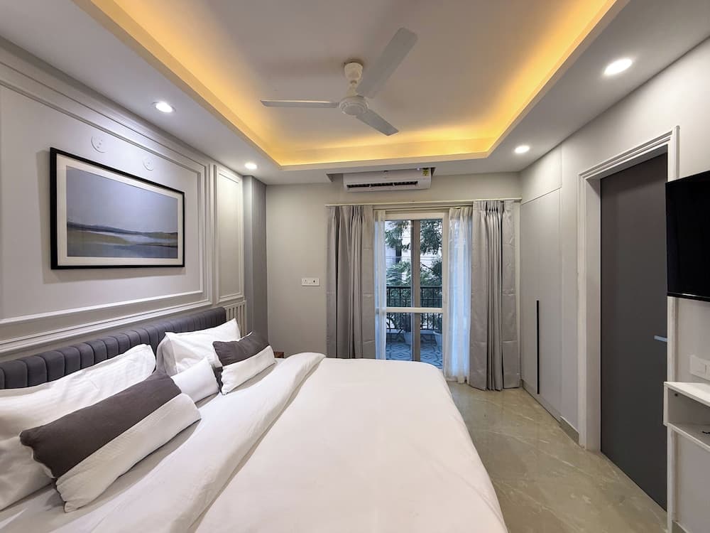 Bedchambers Apart hotel Sec 39
