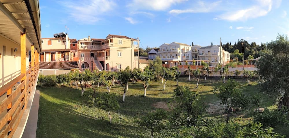 Ever Green Hotel