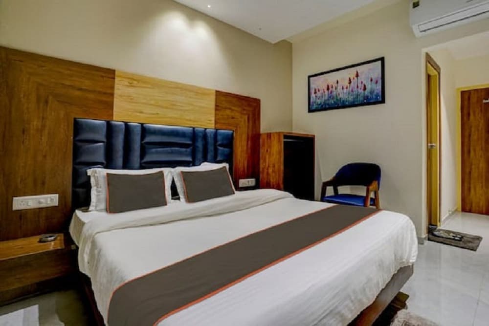Hotel SR Inn