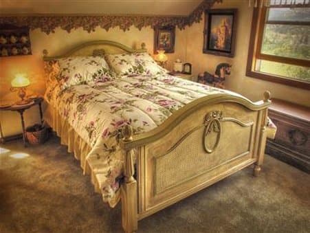 The Log House Lodge