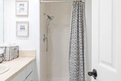 Spacious Guest Studio with Private Entry