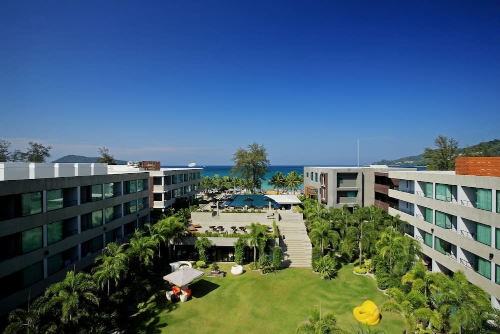 B Lay Tong Phuket