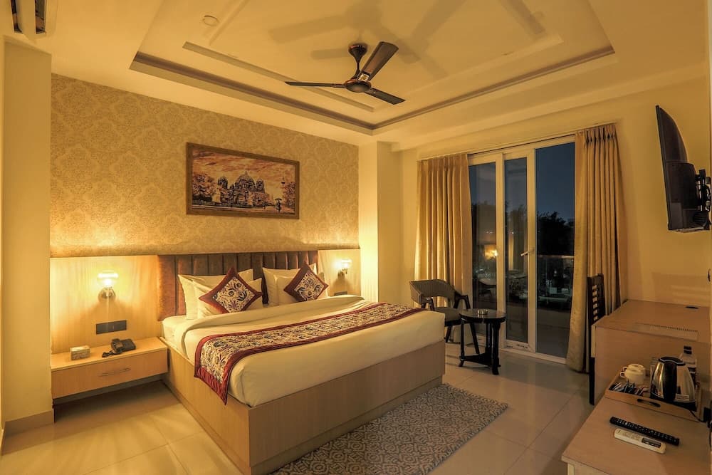 FabHotel Corporate suite