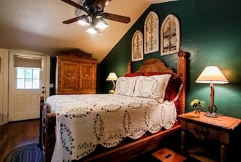 A Tex Inn