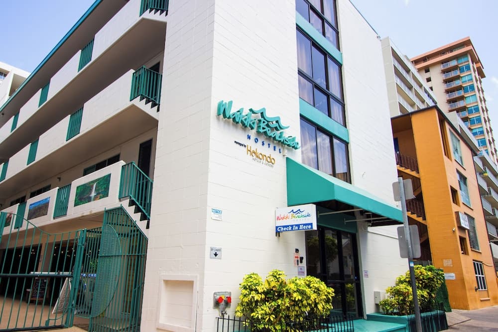Waikiki Beachside Hostel