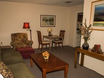 Lamplighter Suites