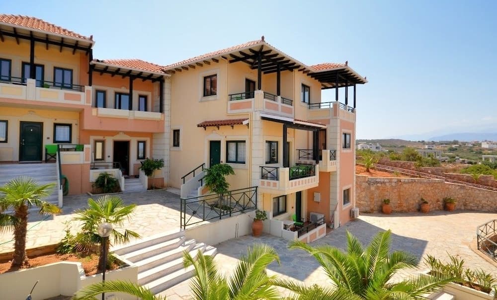 Aloni Suites