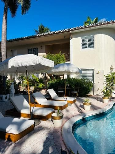 La Casa Hotel
