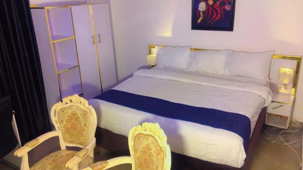 Autograph Apartment