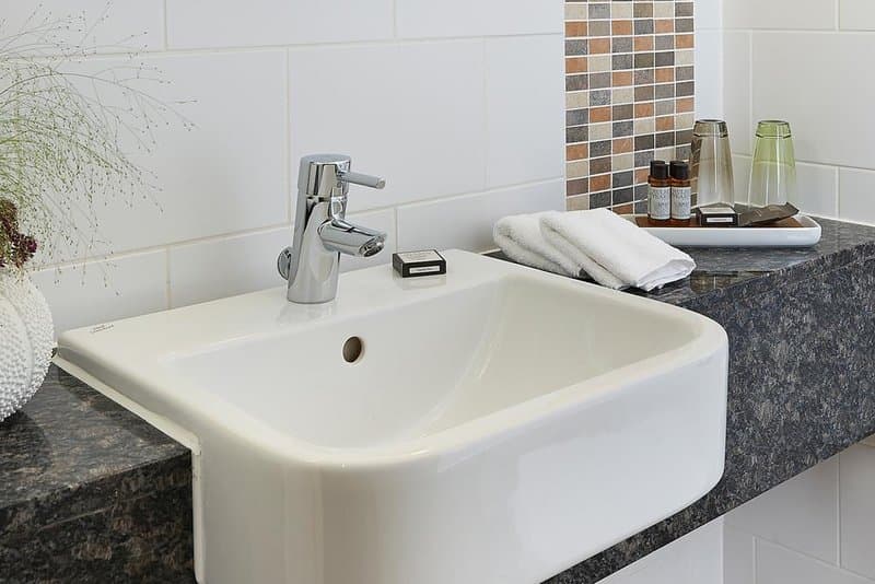 Potters Heron Hotel