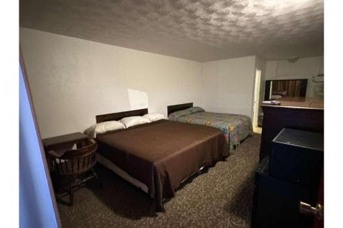 Gray Plaza Motel