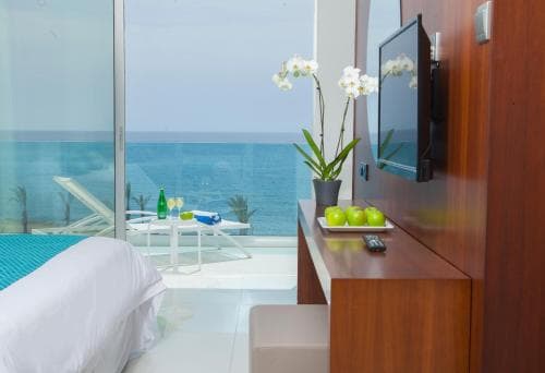 King Evelthon Beach Hotel & Resort