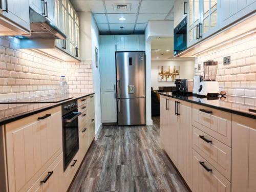 La Buena Vida Holiday Homes, Luxe, 3BR with, full kitchen, Marina View, by JBR Beach, Tram & Marina