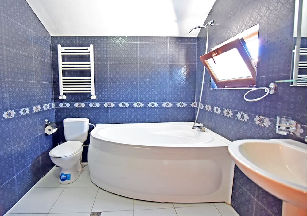 Hirmas Hotel