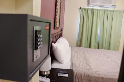 Dolphin Executives Hotel