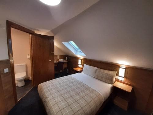 Adelphi Hotel